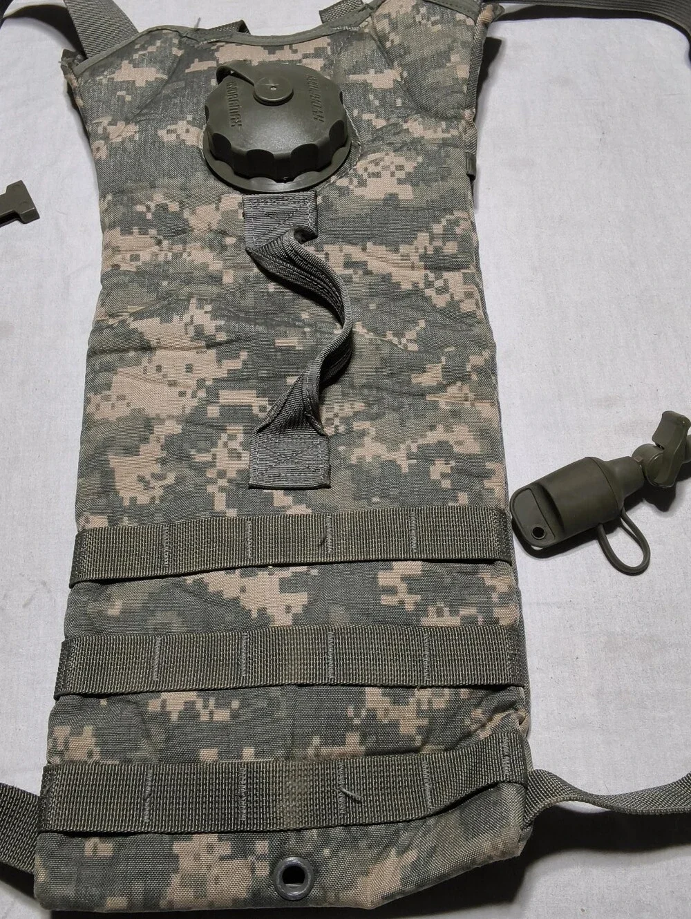 USGI MOLLE II Hydration System Carrier ACU Digital Camo 100oz 3L Backpack